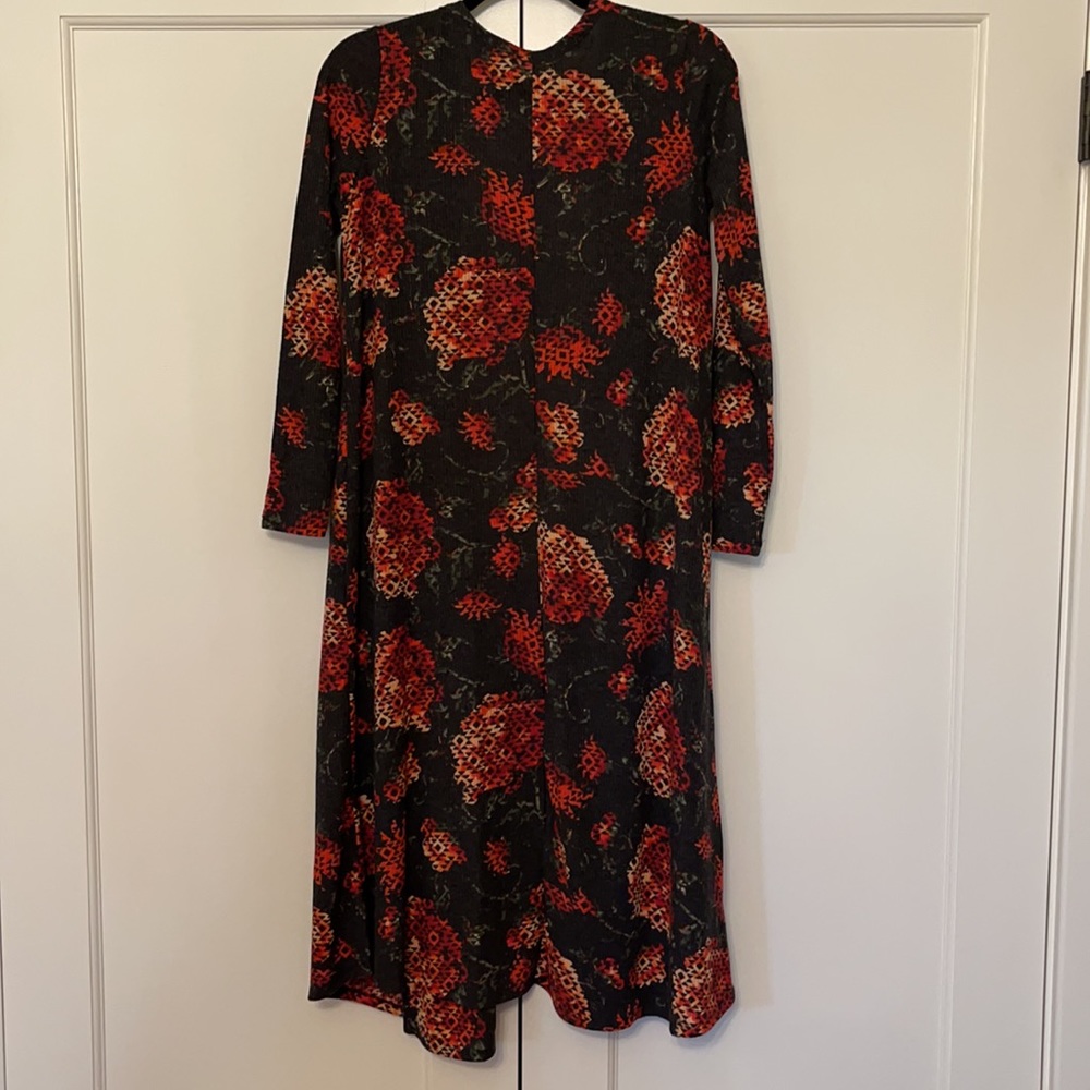 Lularoe Sarah - Picture 2 of 4
